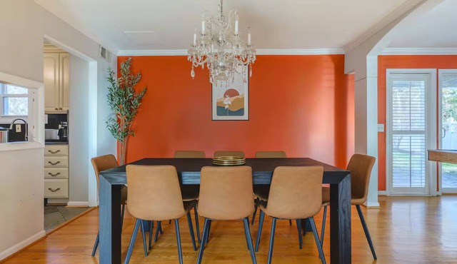 Spacious 4BR w/Pool Near DC & Old Town Alexandria