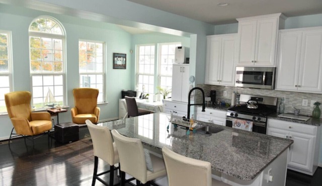 Spacious 4BR w/TVs in Room + Patio/Free Parking