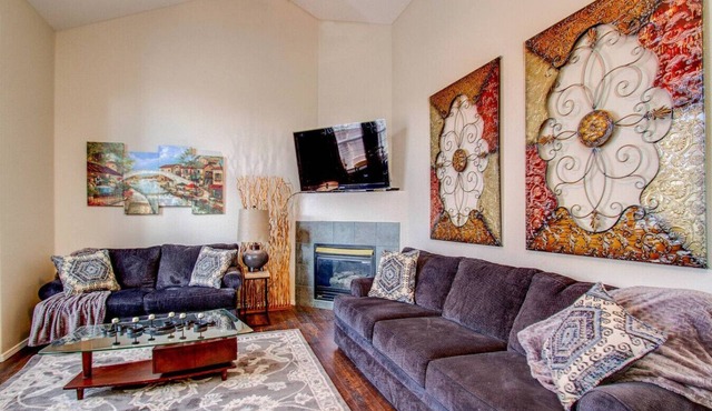 Spacious 4BR w/EV Charger & Hot Tub