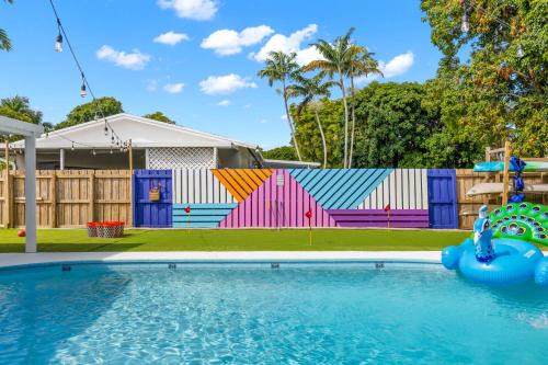 Spacious 4BR Waterfront Home with Private Pool, Tiki Hut & Free Parking near Miami & Key Largo