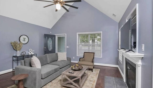 Spacious 4BR with Loft Bedroom