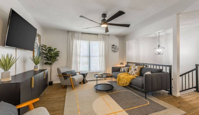 Spacious 4BR World Cup Home Private Garage