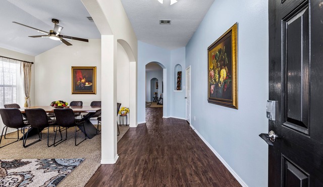 Spacious 4BR Yard by IAH – 30 Day stays