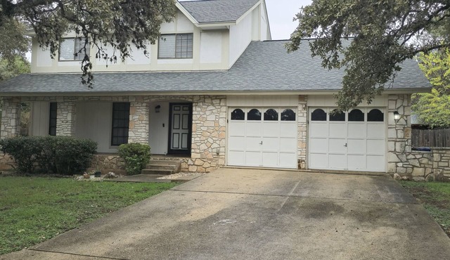 Spacious 5/3.5 home with Heated Pool