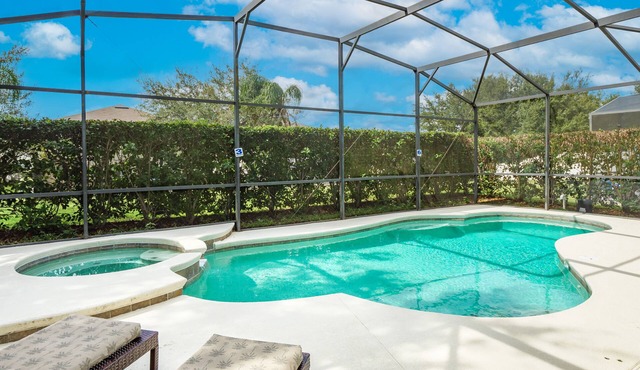 ⭐ Spacious 5 bed, 4 bath Property | Games Room | Private Pool | Mins to Disney ⭐