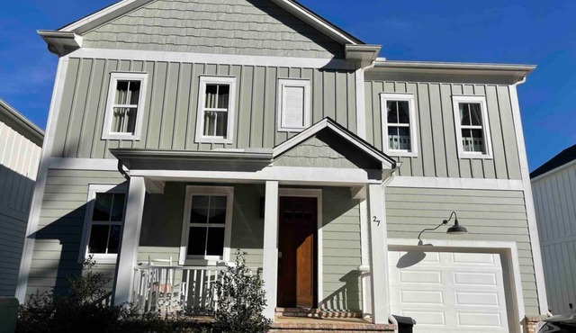 Spacious 5-bed/5 bath home with river view.