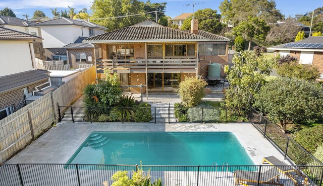 Spacious 5-Bedroom Home & Pool