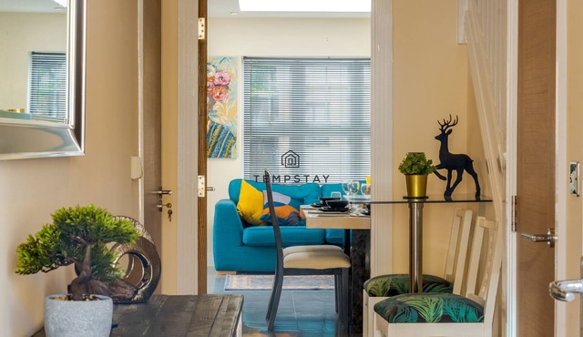 Spacious 5-Bed House | Driveway Parking