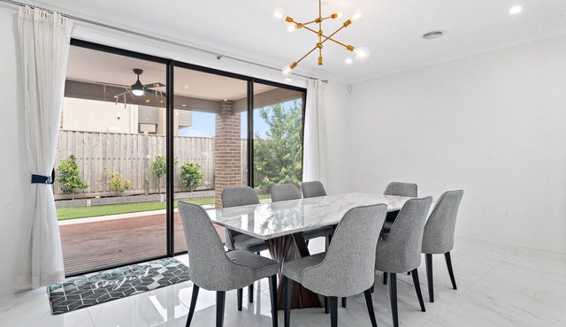 Spacious 5-Bed Home in Peaceful Point Cook