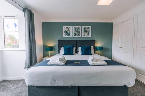 Spacious 5 bed house with free private parking, Bedlington, Northumberland