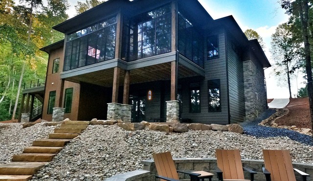 Spacious 5-Bed Lake Keowee Retreat – Only 15 Mins from Clemson!
