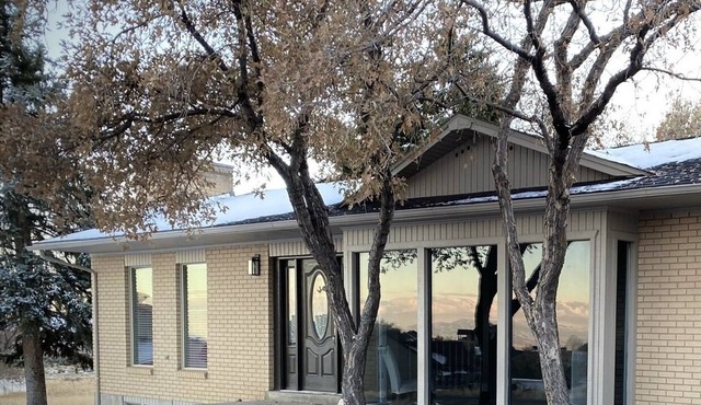 Spacious 5-bed, near Dinosaur National Monument, Green River!