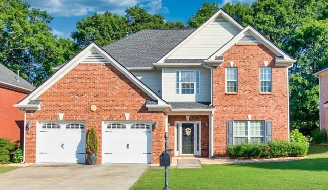 Spacious 5 Bed Private Hot Tub Pool Table
