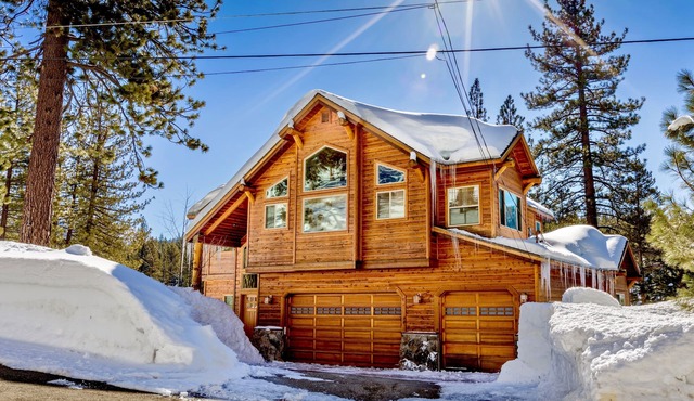Spacious 5 Bedroom, 3400 Sq ft Home with Dual King Bedroom Suites, Private