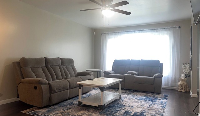 Spacious 5-bedroom, 3-bathroom house with a fenced backyard in Fort Washington