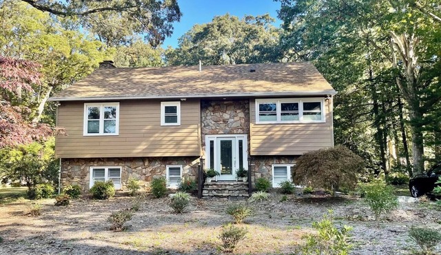 Spacious 5-Bedroom Home Near Beach, Trail, Dining, Hot Tub & Yard Games!