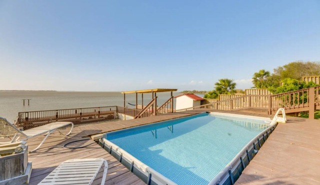 Spacious 5-bedroom house with a Bayfront view in Corpus Christi