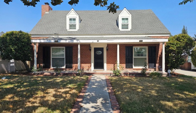 Spacious 5-bedroom bungalow in amazing San Bernardino with fitness room, AC