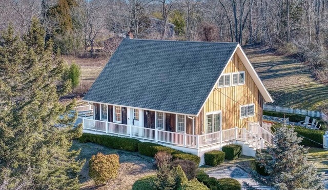 Spacious 5-bedroom house in delightful Shelter Island