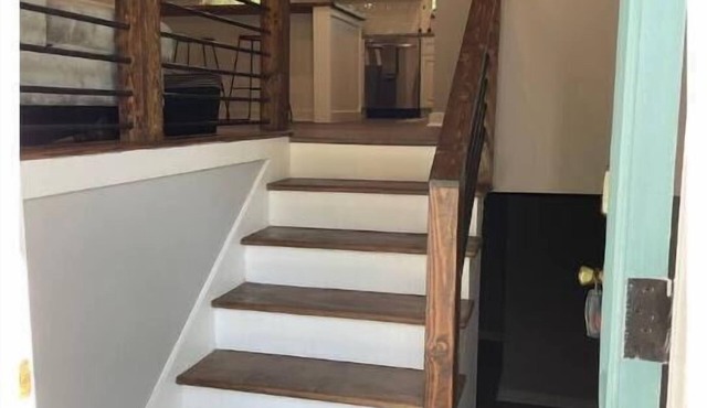 Spacious 5-bedroom home-pet friendly