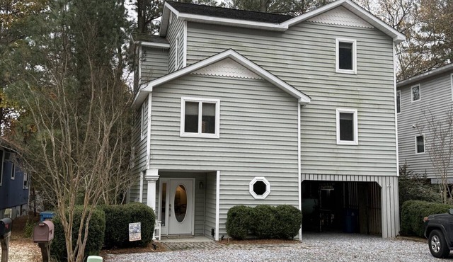 Spacious 5-bedroom house in adorable Bethany Beach with AC