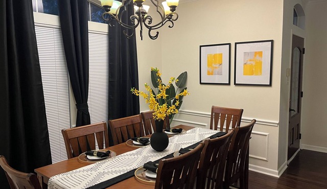 Spacious! 5-bedroom house with Theater and Game Room in enchanting Missouri City