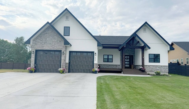 Spacious 5-bedroom home Saint Anthony