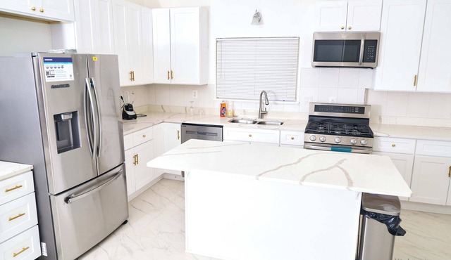 Spacious 5-bedroom house in serene Silver Spring with AC