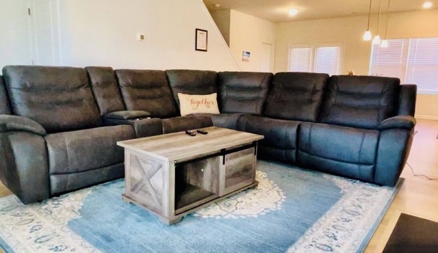 Spacious 5-bedroom house with WiFi and AC in charming Winston-Salem