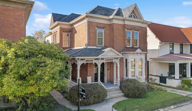 Spacious 5-bedroom, 2 bath historical house, just 8 minutes from WEC.