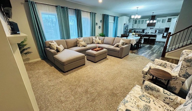 Spacious 5-bedroom 4-bathroom house in an acre land in Ham Lake