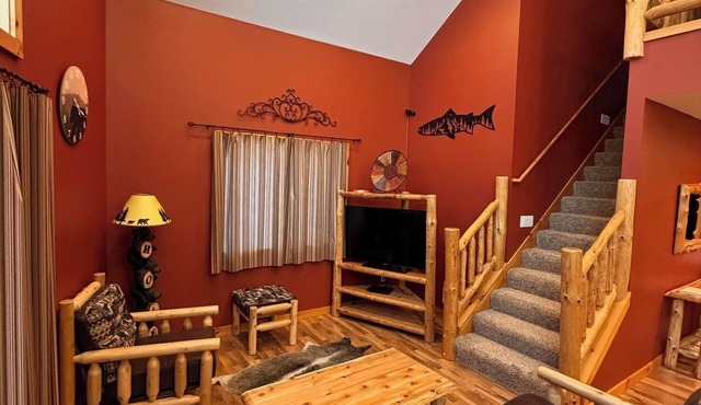 Spacious 5-bedroom, 4 Bathroom House - cozy Anglers Retreat