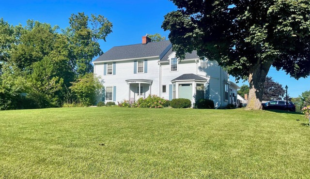 Spacious 5-bedroom Allouez Home - 6 min drive to Lambeau