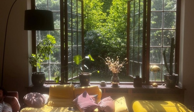 Spacious 5-bedroom apartment in central København with terrasse and garden