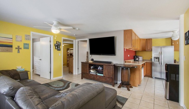 Spacious 5-bedroom cottage in charming Dowagiac with AC