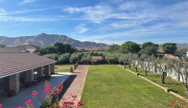 Spacious 5-bedroom farmhouse in Laveen with AC