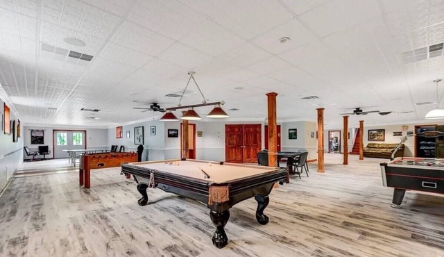 Spacious 5-bedroom house with WiFi and AC in enchanting Gouldsboro