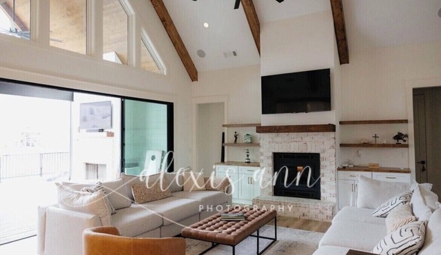 Spacious 5-bedroom house with incredible golf views