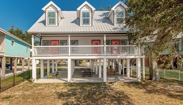 Spacious 5-bedroom house in Charming Long Beach