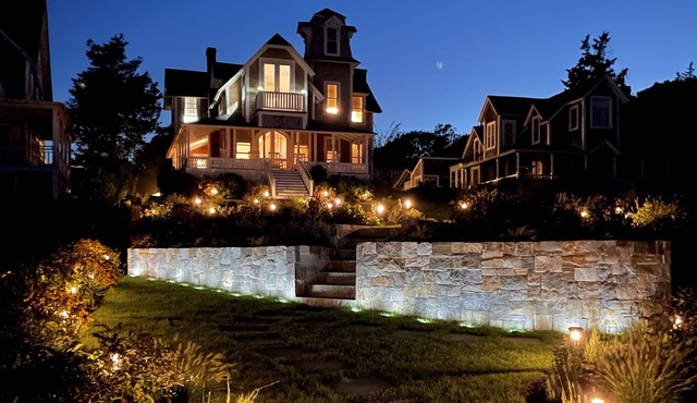 Spacious 5-bedroom house with AC and WiFi in brilliant Oak Bluffs