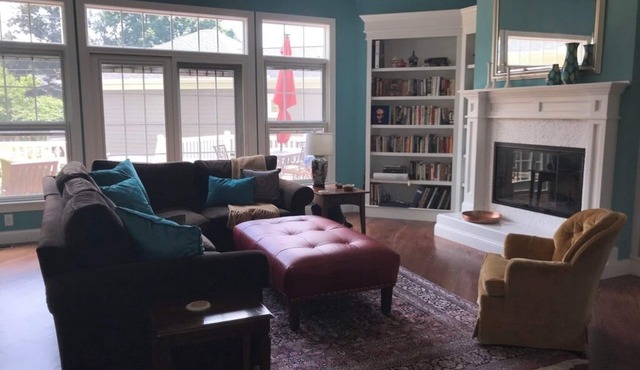 Spacious 5-bedroom home is just a 10-minute walk from the ND campus