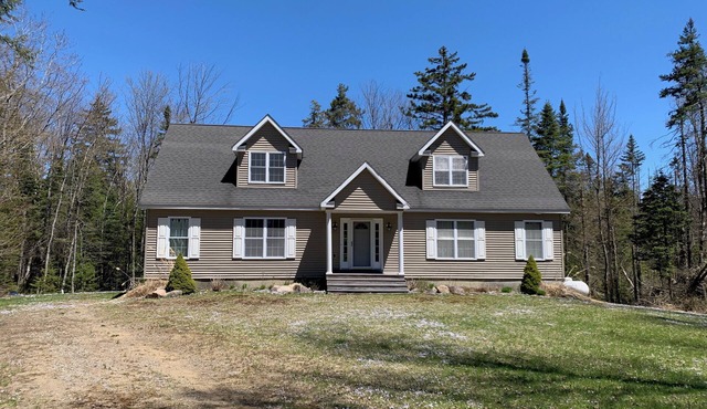 Spacious 5-bedroom house with AC, WiFi in phenomenal Speculator.