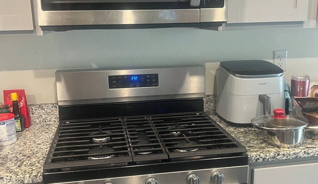 Spacious 5-bedroom house in lovely Stonecrest with AC