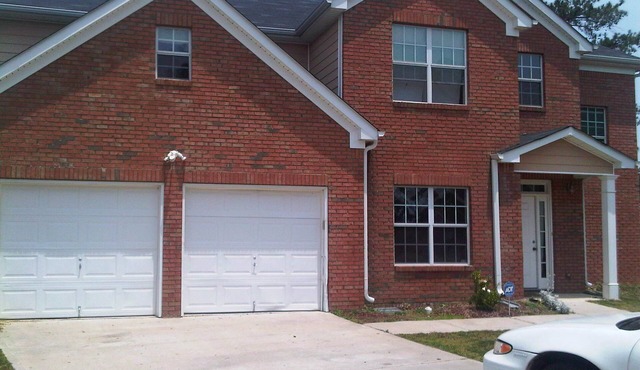 Spacious 5 Bedroom Haven in Quiet Cul-de-sac
