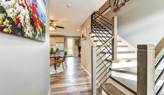 Spacious 5-bedroom house in charming Arlington with WiFi, AC