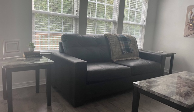 Spacious 5-bedroom house with AC, WiFi in charming Crestview