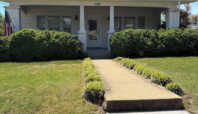 Spacious 5-bedroom house in serene Fincastle with AC