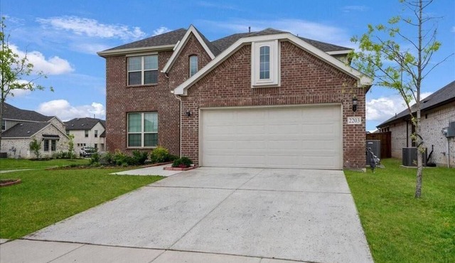 Spacious 5-bedroom house in charming Mansfield with AC