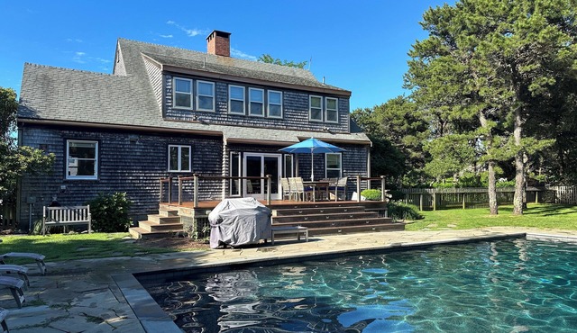 Spacious 5-bedroom house in Nantucket with private pool and pet-friendly