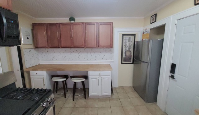 Spacious 5-bedroom house in gorgeous Rochester with AC